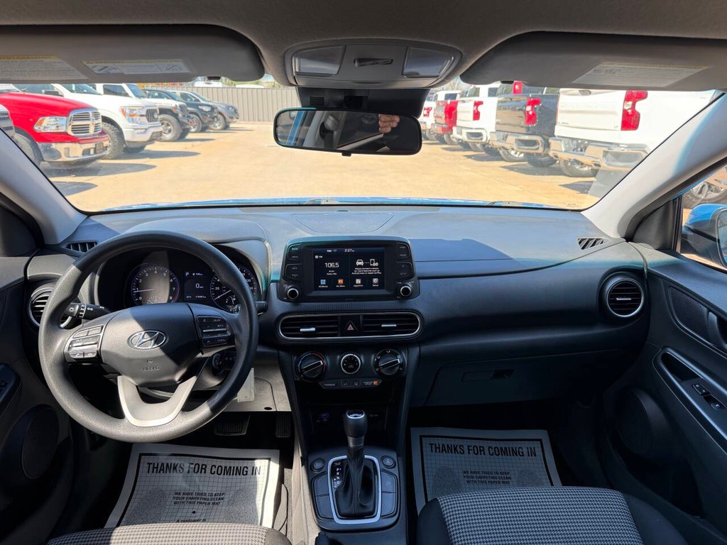 Hyundai Kona Vehicle Full-screen Gallery Image 17