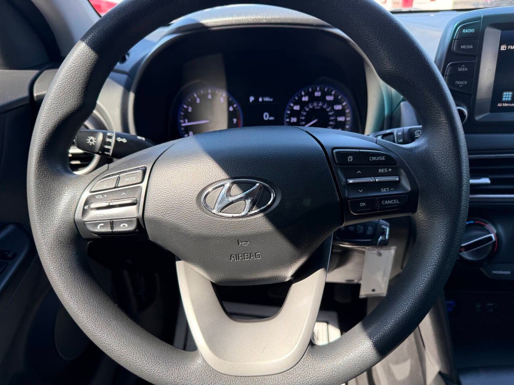 Hyundai Kona Vehicle Full-screen Gallery Image 23