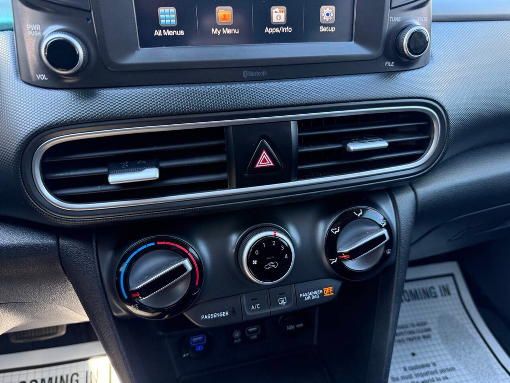 Hyundai Kona Vehicle Full-screen Gallery Image 27