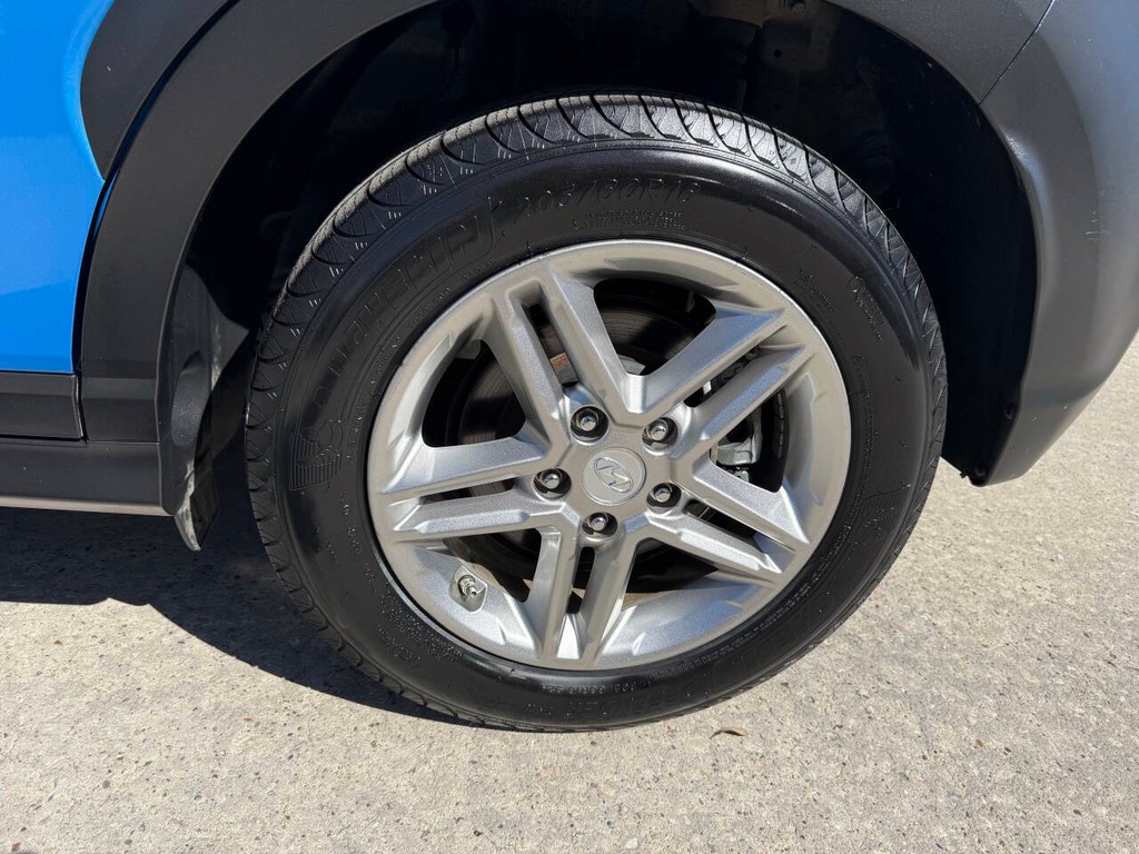 Hyundai Kona Vehicle Full-screen Gallery Image 34