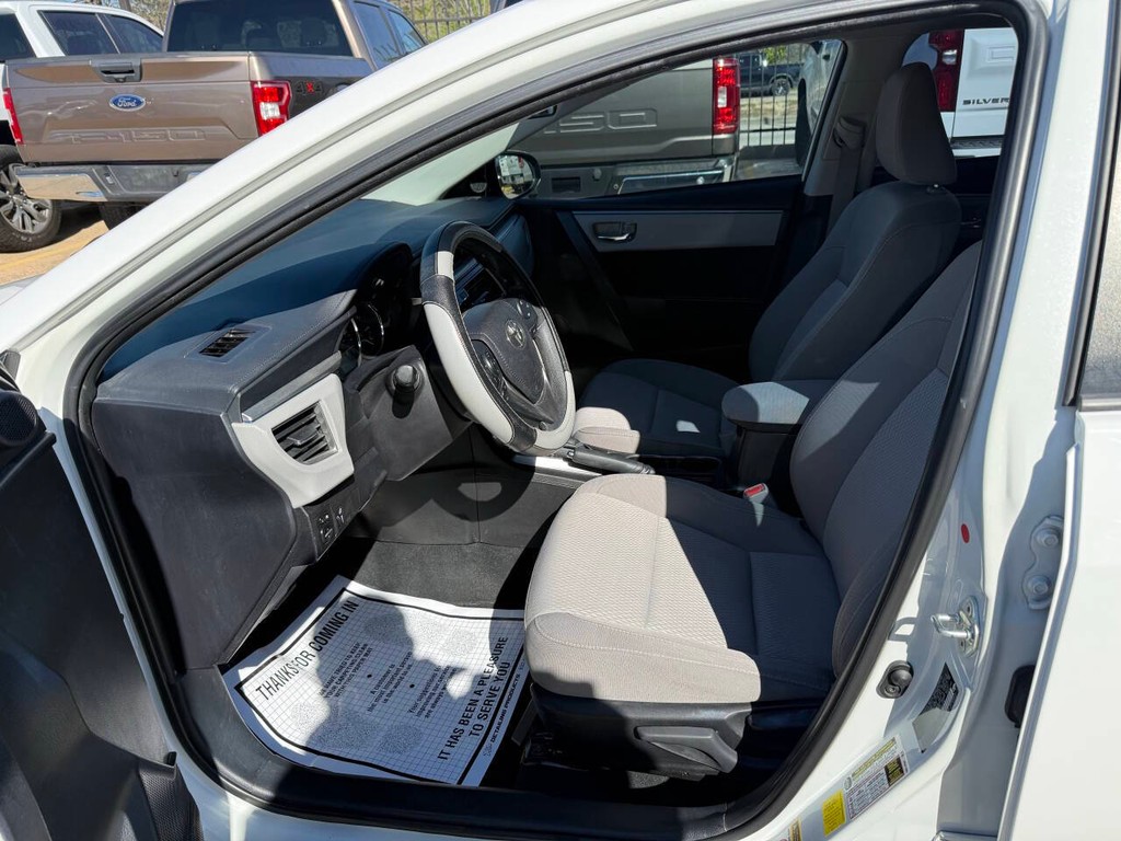 Toyota Corolla Vehicle Full-screen Gallery Image 07