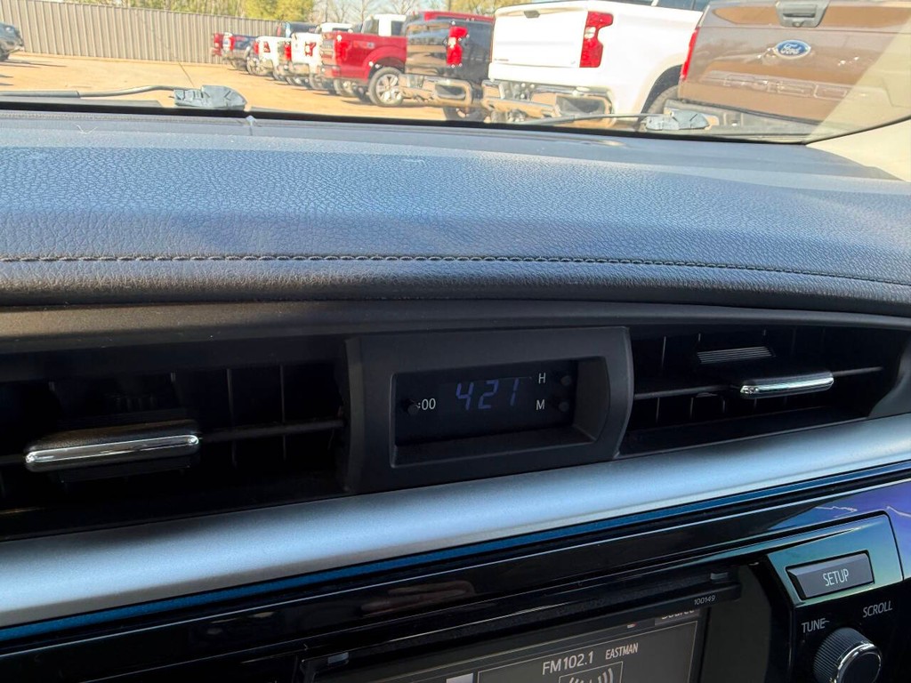 Toyota Corolla Vehicle Full-screen Gallery Image 25