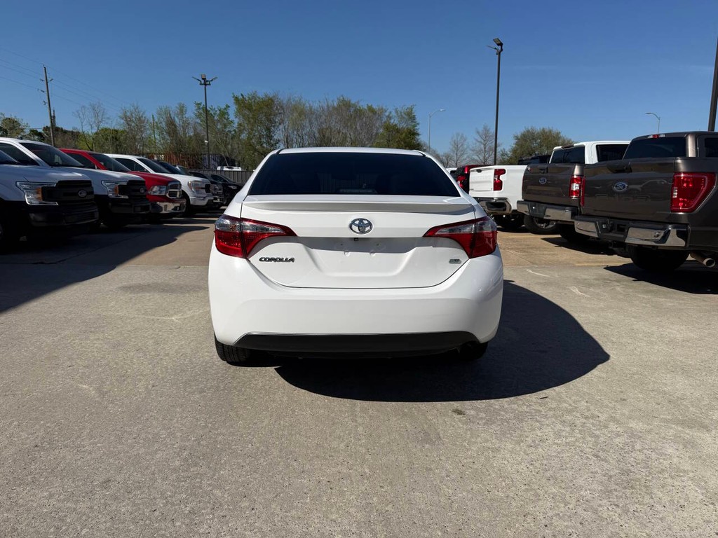 Toyota Corolla Vehicle Full-screen Gallery Image 37