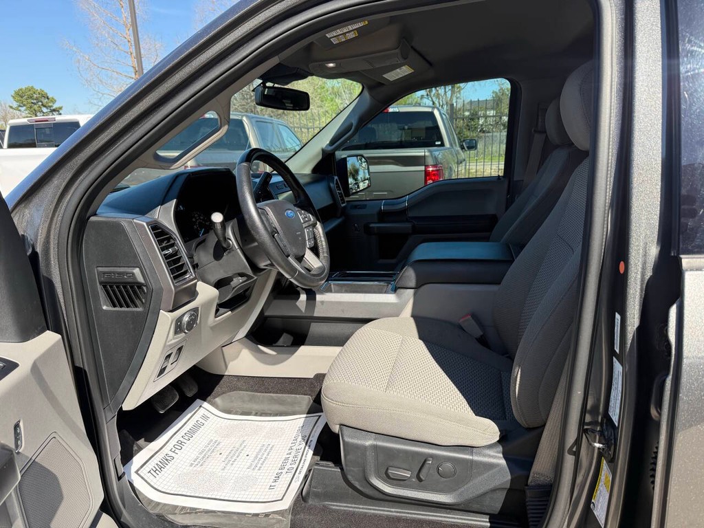 Ford F-150 Vehicle Full-screen Gallery Image 07