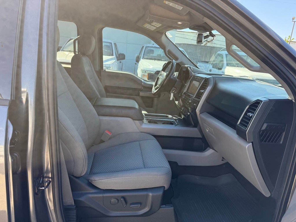 Ford F-150 Vehicle Full-screen Gallery Image 10