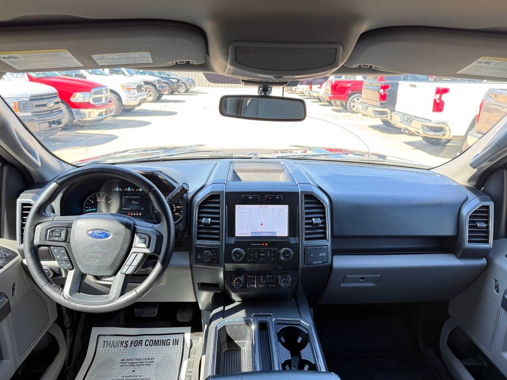 Ford F-150 Vehicle Full-screen Gallery Image 17