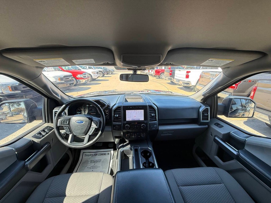 Ford F-150 Vehicle Full-screen Gallery Image 18