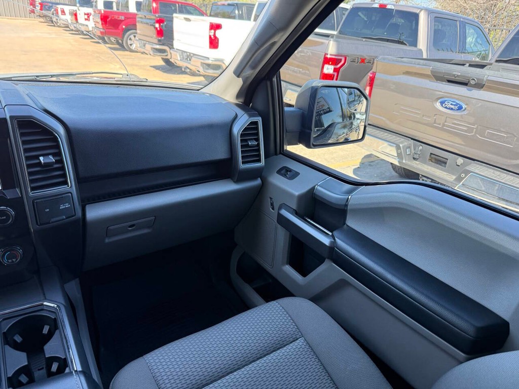 Ford F-150 Vehicle Full-screen Gallery Image 21