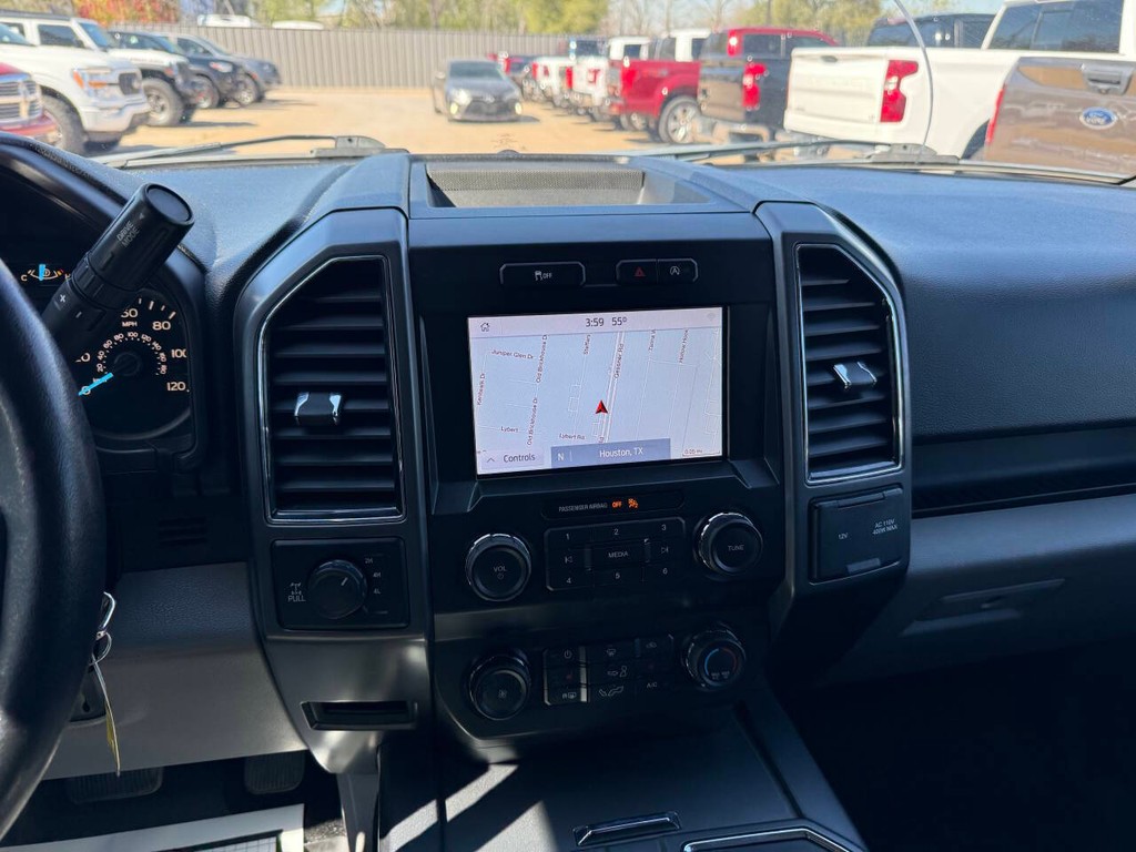 Ford F-150 Vehicle Full-screen Gallery Image 25