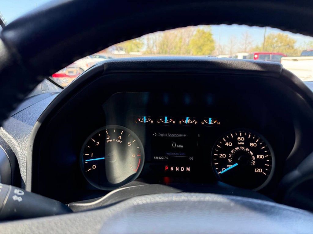 Ford F-150 Vehicle Full-screen Gallery Image 31