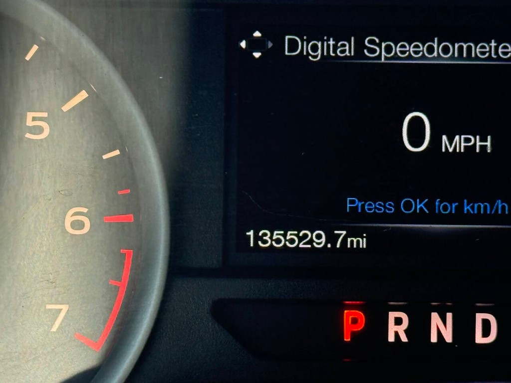 Ford F-150 Vehicle Full-screen Gallery Image 32