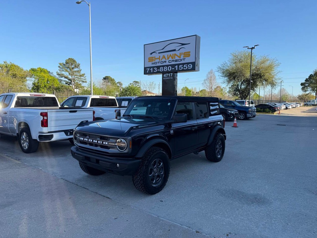 Ford Bronco Vehicle Full-screen Gallery Image 03