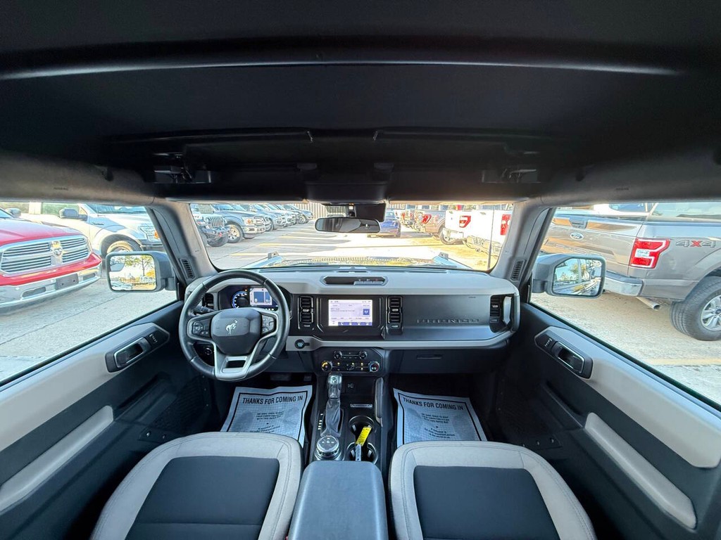 Ford Bronco Vehicle Full-screen Gallery Image 18