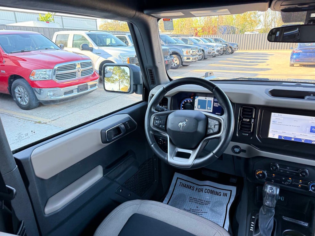 Ford Bronco Vehicle Full-screen Gallery Image 19