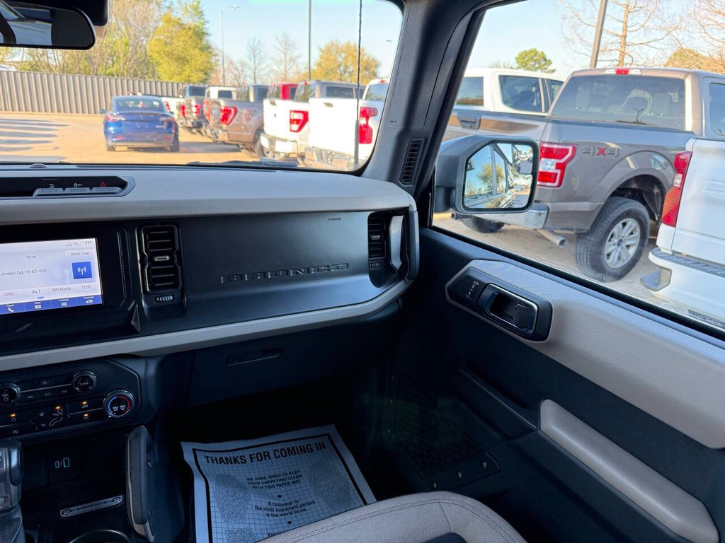 Ford Bronco Vehicle Full-screen Gallery Image 20