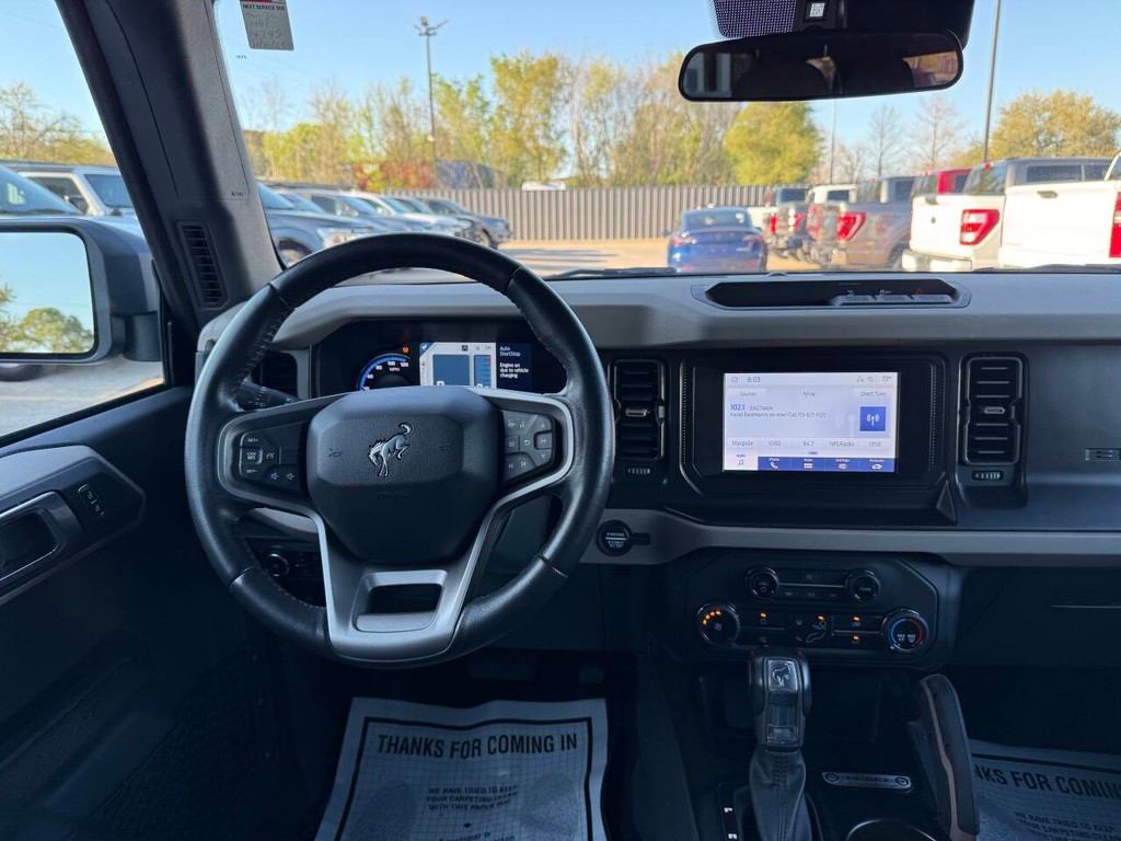 Ford Bronco Vehicle Full-screen Gallery Image 21