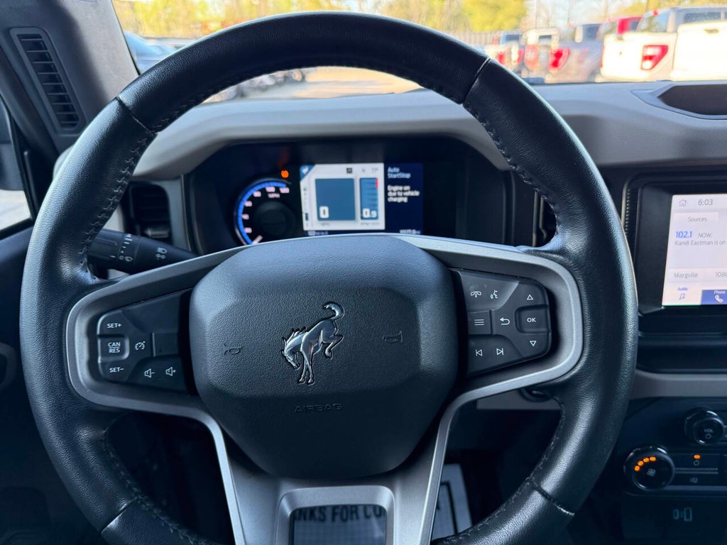 Ford Bronco Vehicle Full-screen Gallery Image 25