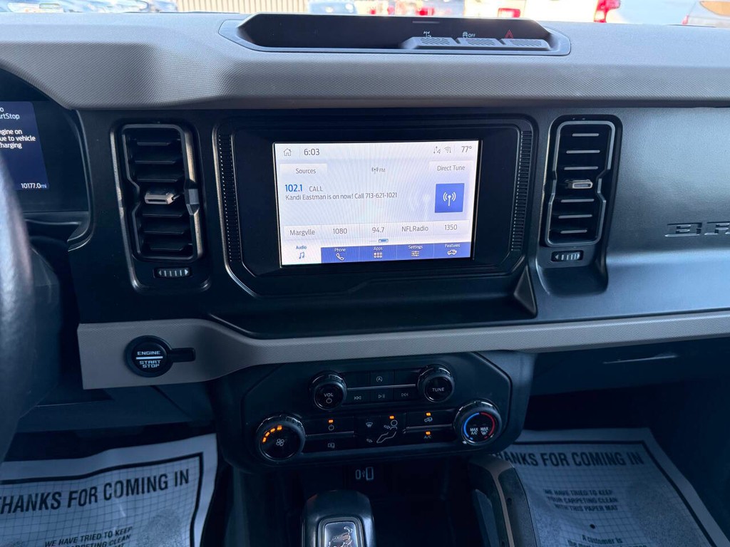 Ford Bronco Vehicle Full-screen Gallery Image 26