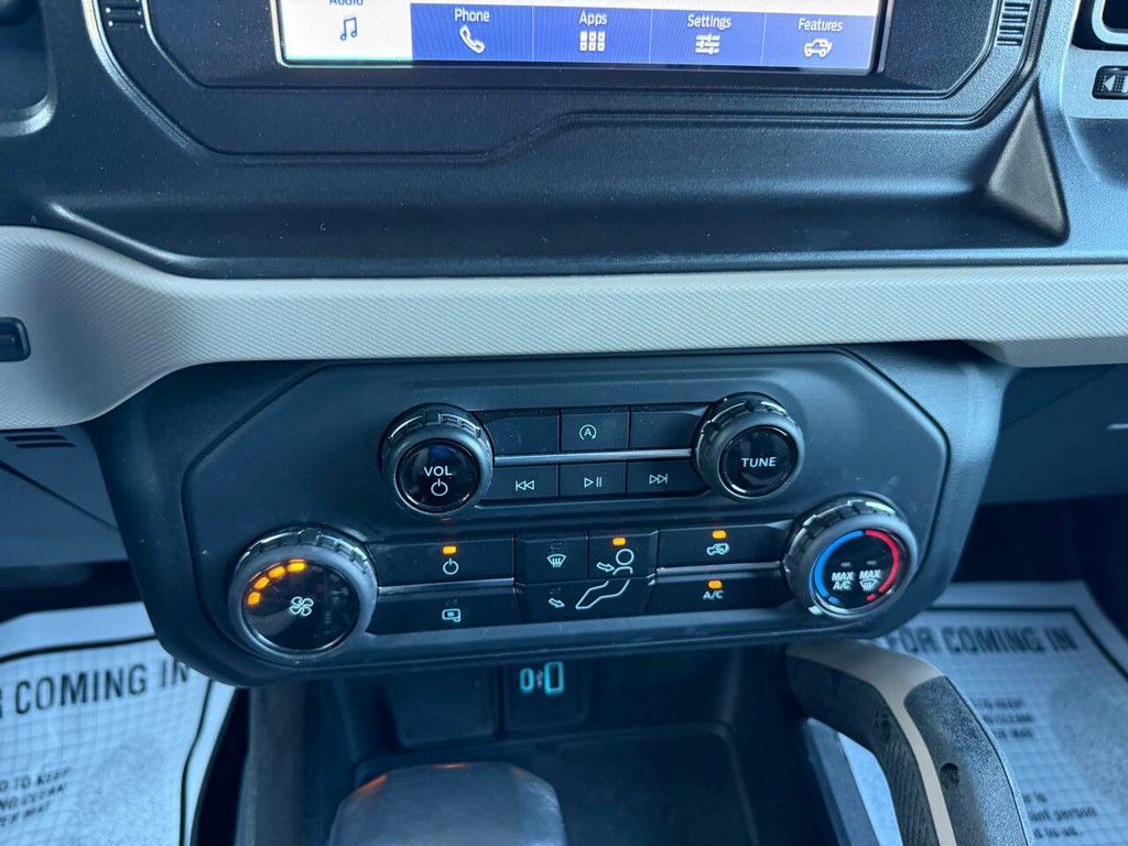 Ford Bronco Vehicle Full-screen Gallery Image 29