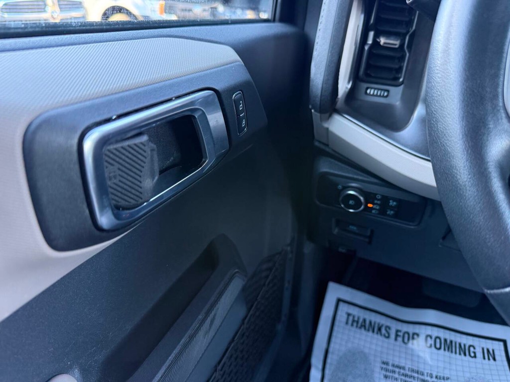 Ford Bronco Vehicle Full-screen Gallery Image 33