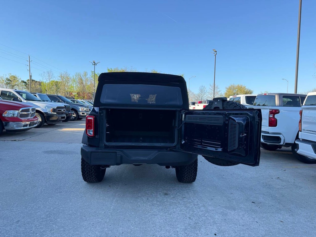 Ford Bronco Vehicle Full-screen Gallery Image 39