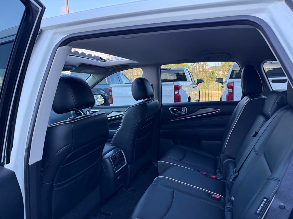 INFINITI QX60 Vehicle Full-screen Gallery Image 12