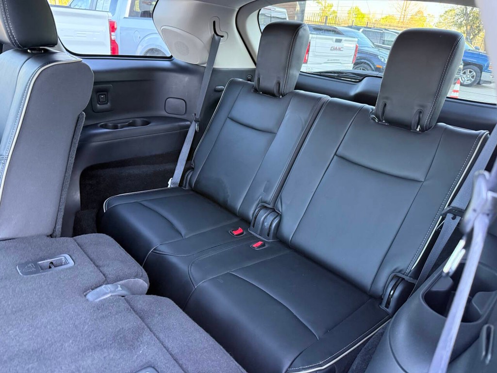 INFINITI QX60 Vehicle Full-screen Gallery Image 14