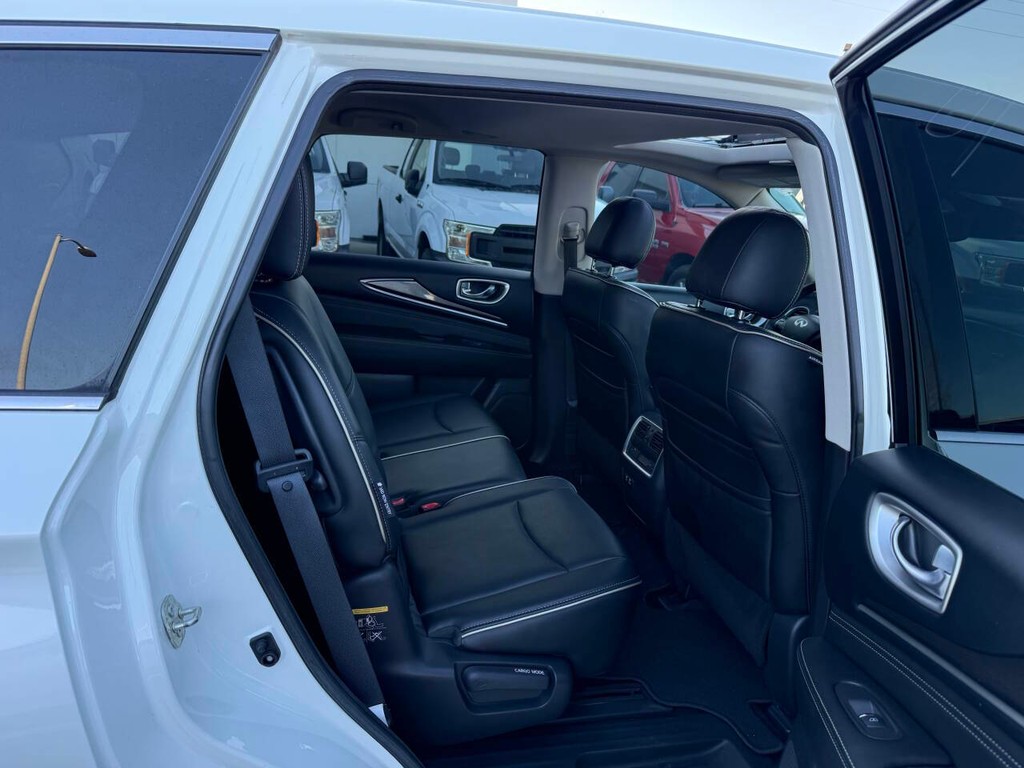 INFINITI QX60 Vehicle Full-screen Gallery Image 16