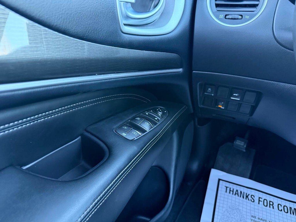 INFINITI QX60 Vehicle Full-screen Gallery Image 32