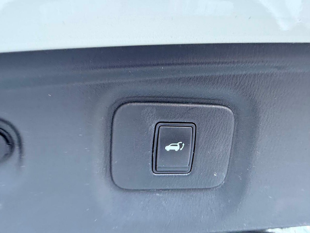 INFINITI QX60 Vehicle Full-screen Gallery Image 40