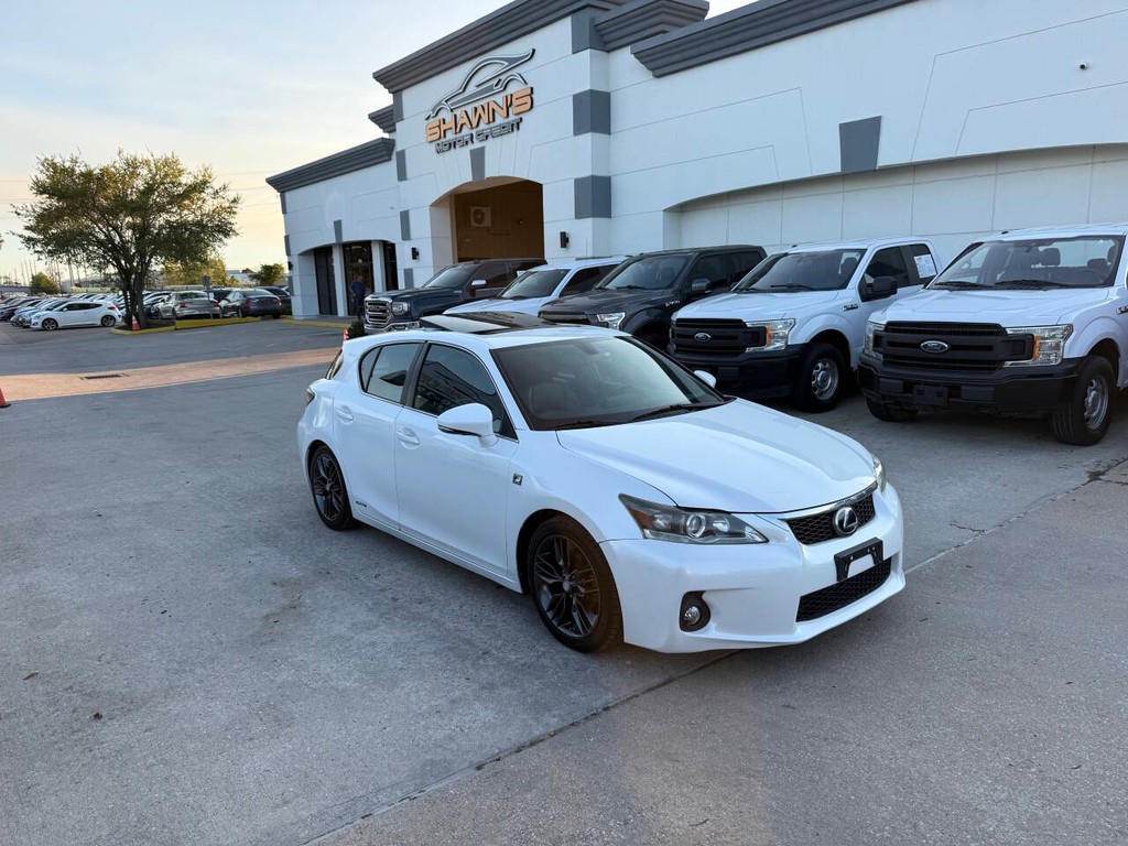 Lexus CT 200h Vehicle Full-screen Gallery Image 02