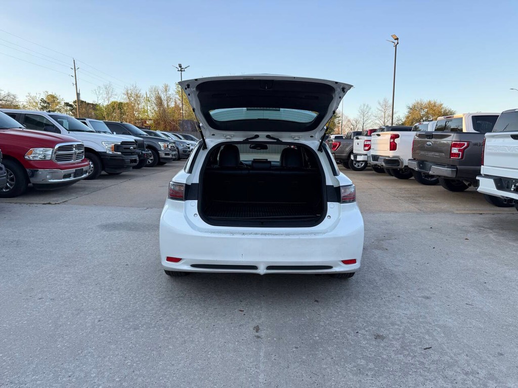 Lexus CT 200h Vehicle Full-screen Gallery Image 37