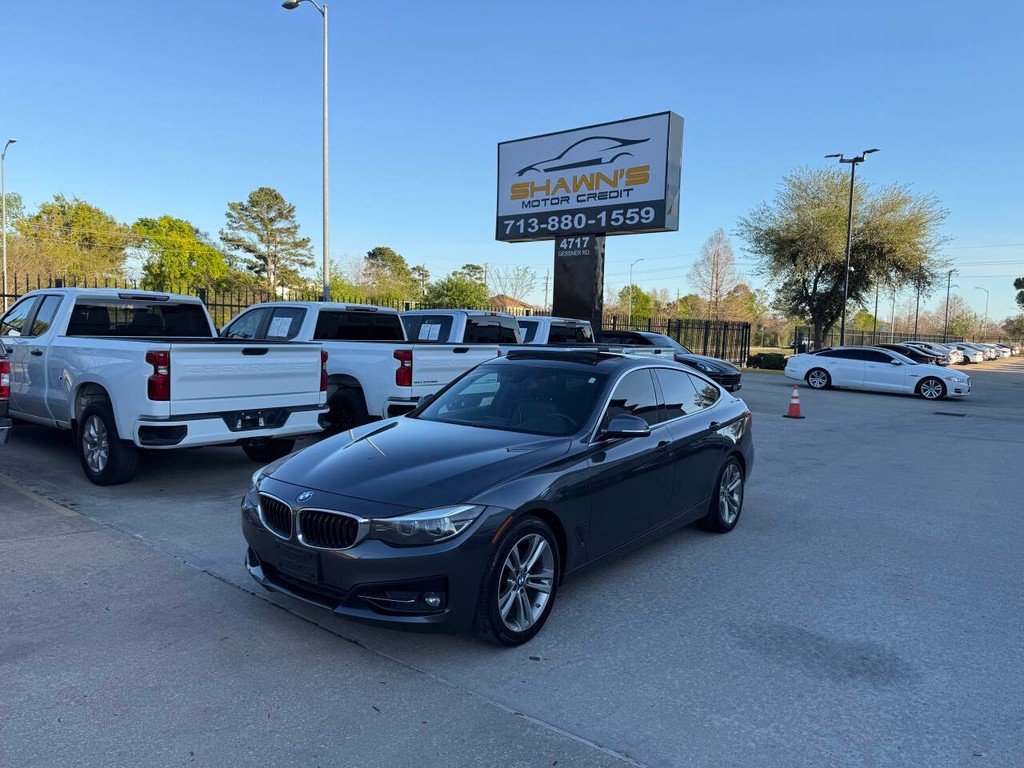 BMW 3 Series Vehicle Full-screen Gallery Image 03