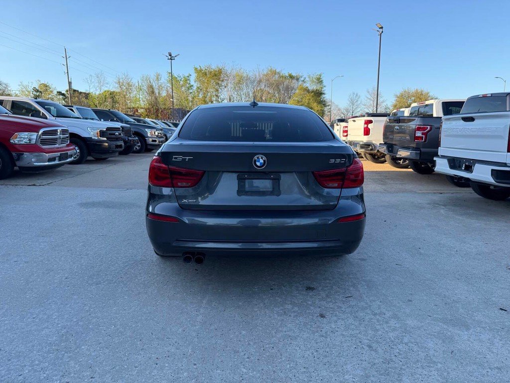 BMW 3 Series Vehicle Full-screen Gallery Image 40