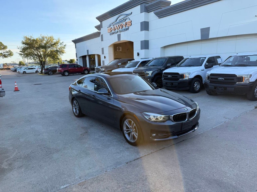 BMW 3 Series Vehicle Full-screen Gallery Image 43