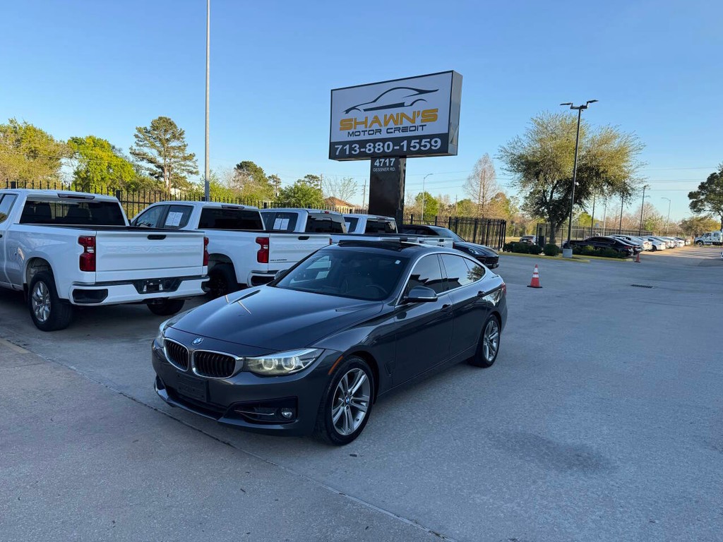 BMW 3 Series Vehicle Full-screen Gallery Image 44