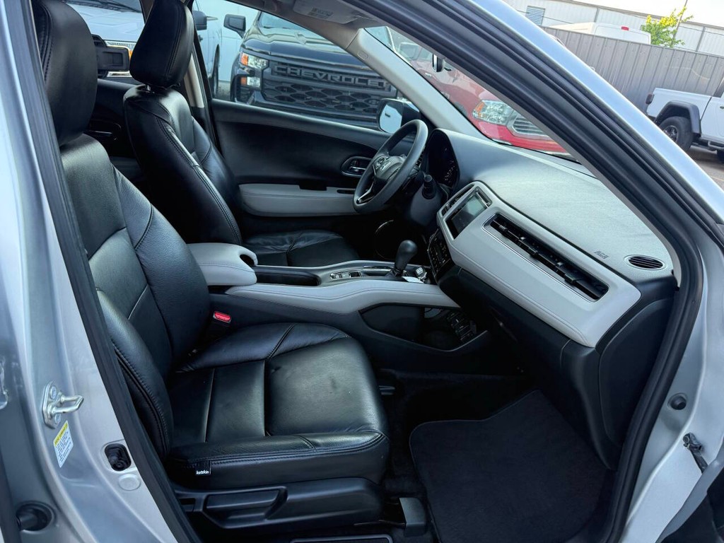 Honda HR-V Vehicle Full-screen Gallery Image 10