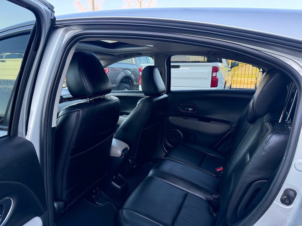 Honda HR-V Vehicle Full-screen Gallery Image 12