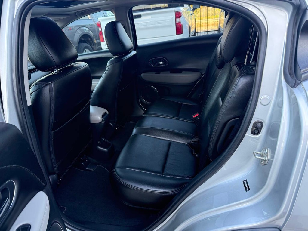 Honda HR-V Vehicle Full-screen Gallery Image 13