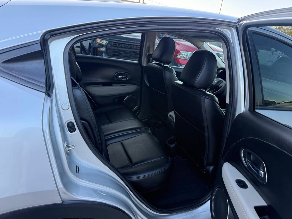 Honda HR-V Vehicle Full-screen Gallery Image 15