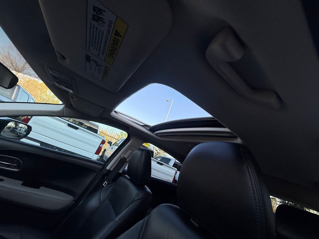 Honda HR-V Vehicle Full-screen Gallery Image 32