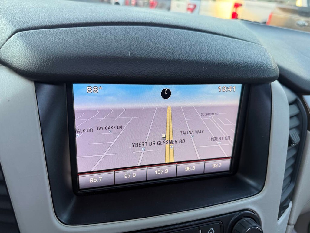 GMC Yukon XL Vehicle Full-screen Gallery Image 27