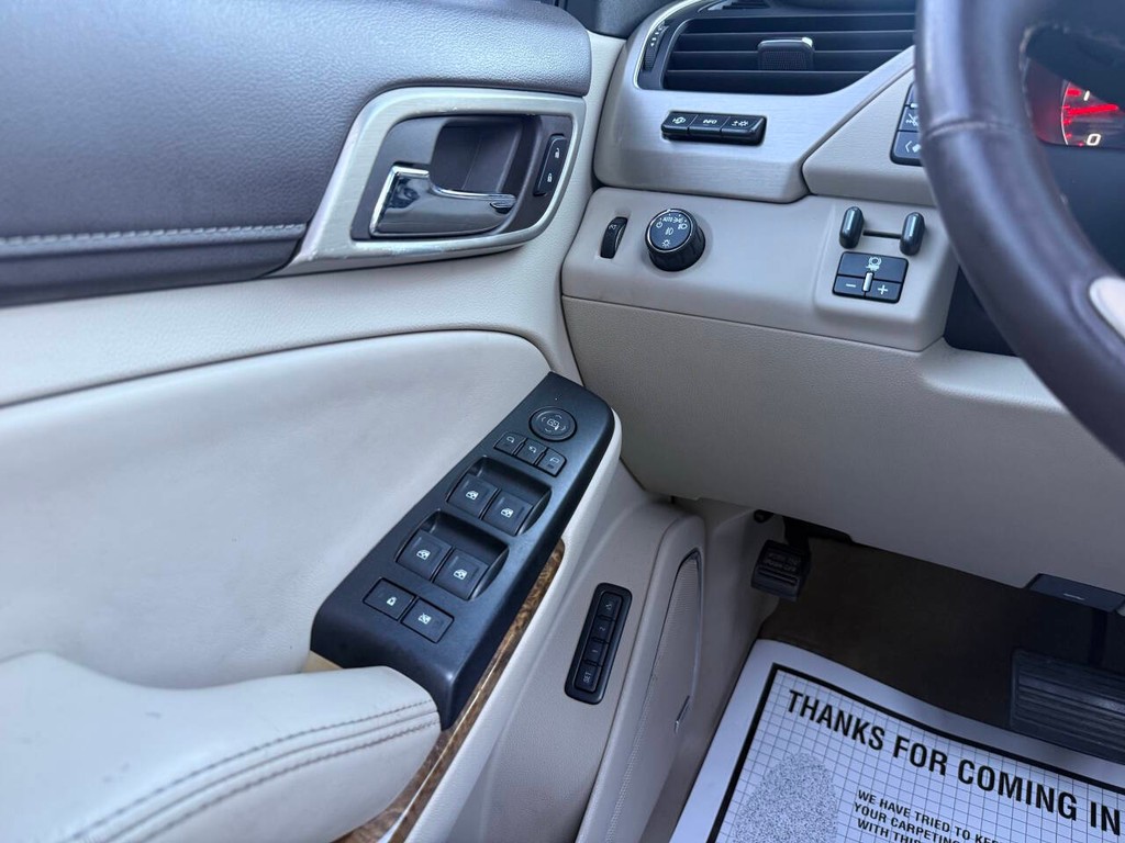 GMC Yukon XL Vehicle Full-screen Gallery Image 31