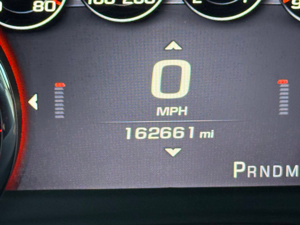 GMC Yukon XL Vehicle Full-screen Gallery Image 34