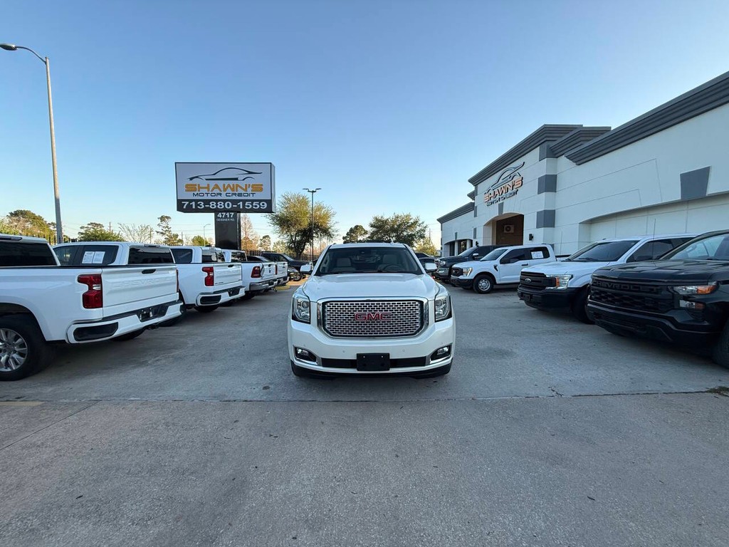 GMC Yukon XL Vehicle Full-screen Gallery Image 41