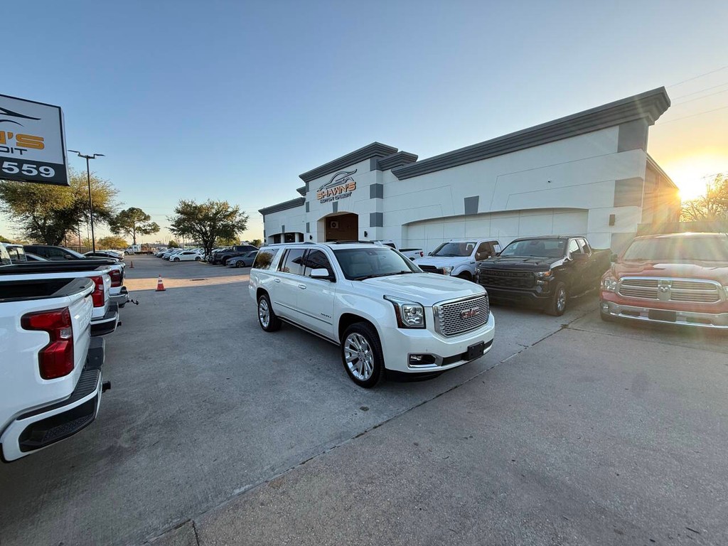GMC Yukon XL Vehicle Full-screen Gallery Image 45