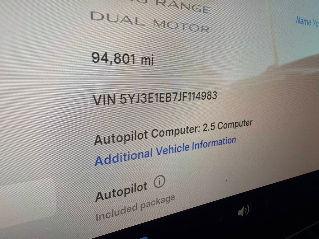 Tesla Model 3 Vehicle Full-screen Gallery Image 28