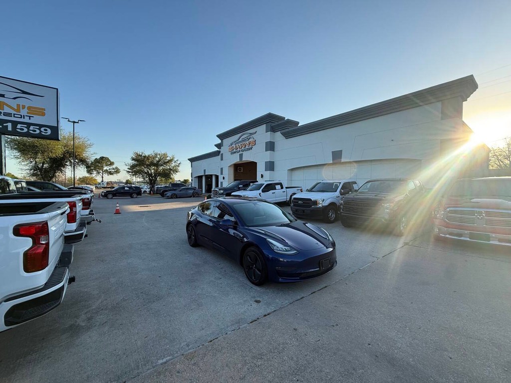 Tesla Model 3 Vehicle Full-screen Gallery Image 42