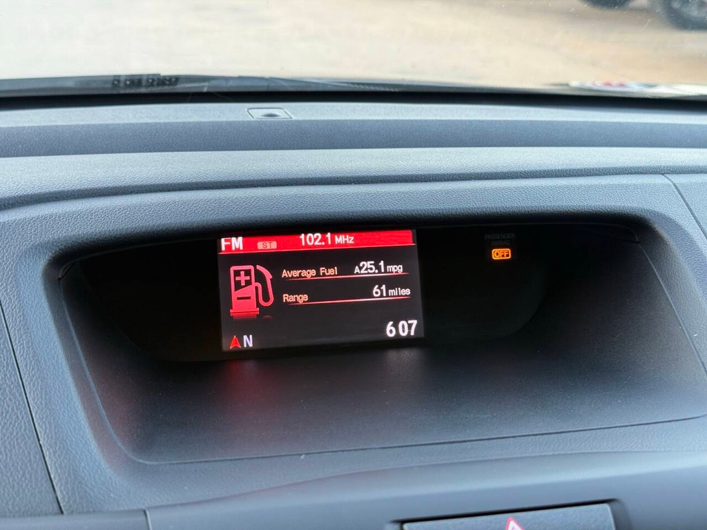 Honda CR-V Vehicle Full-screen Gallery Image 25