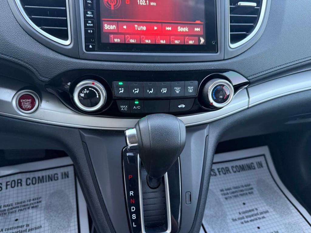 Toyota Highlander Vehicle Full-screen Gallery Image 28